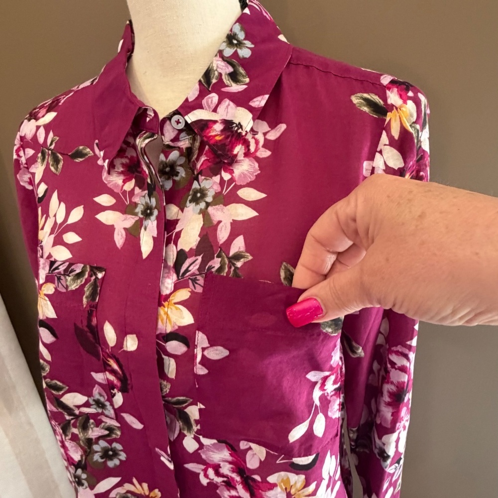White House Black Market Purple Floral Long Sleeve Silk Blend Shirt, Size 8 - Picture 3 of 12